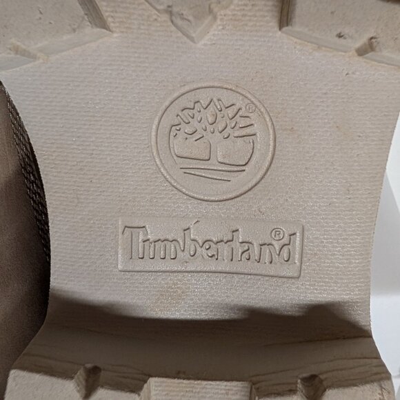 Timberland Lyonsdale Chunky-Sole Leather Boots in Light Beige & Grey - Picture 15 of 16